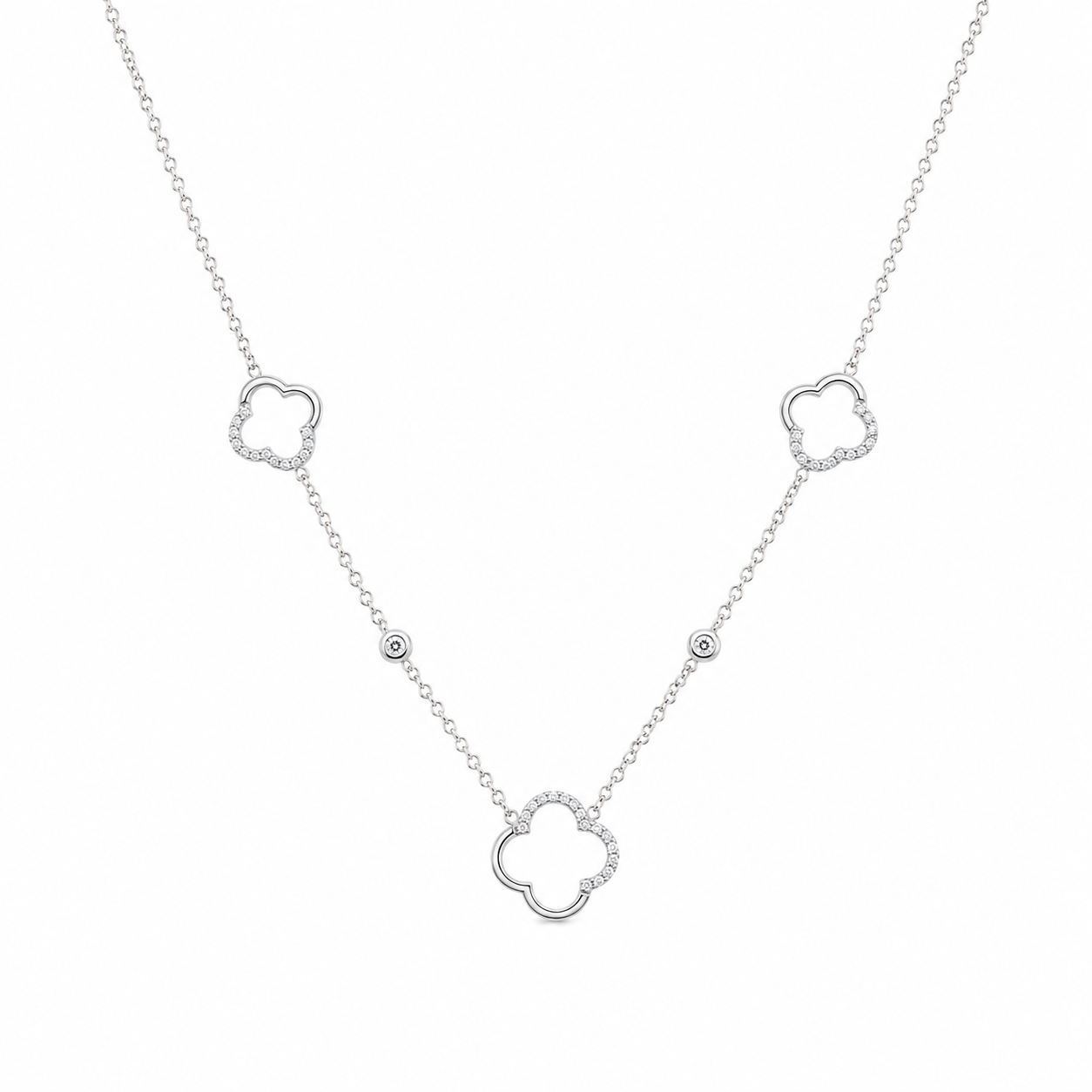 Éclat Clover 18K White Gold Lab-Grown Diamond Necklace